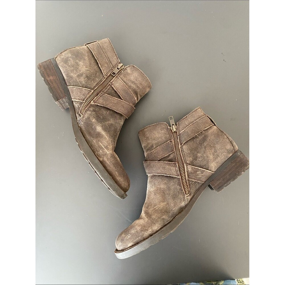 Born Brown Suede Ankle Boots Brass Buckle Sz 9.5 M Boho Western Cottage - Picture 4 of 15